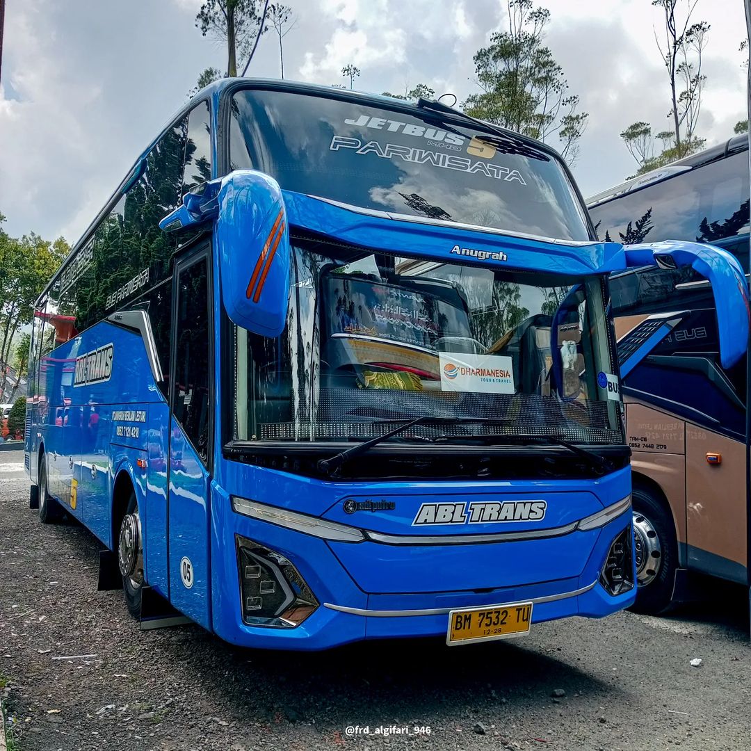 Sewa Bus Pariwisata Pekanbaru