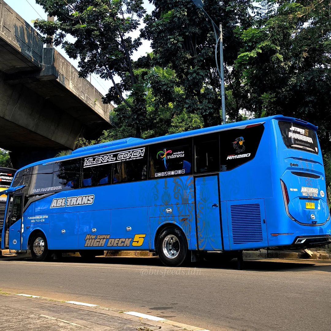 Sewa Bus Pariwisata Pekanbaru