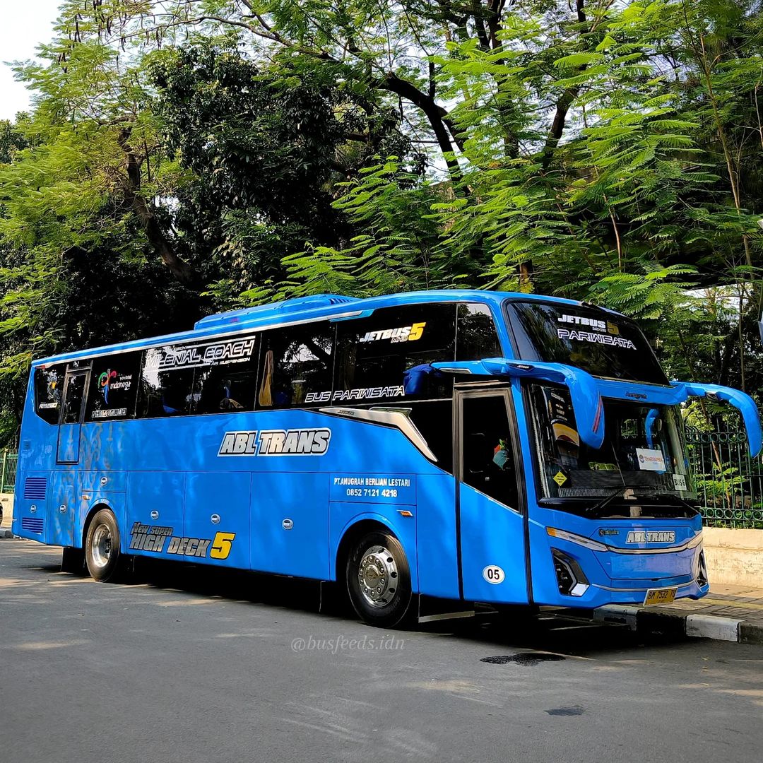 Sewa Bus Pariwisata Pekanbaru