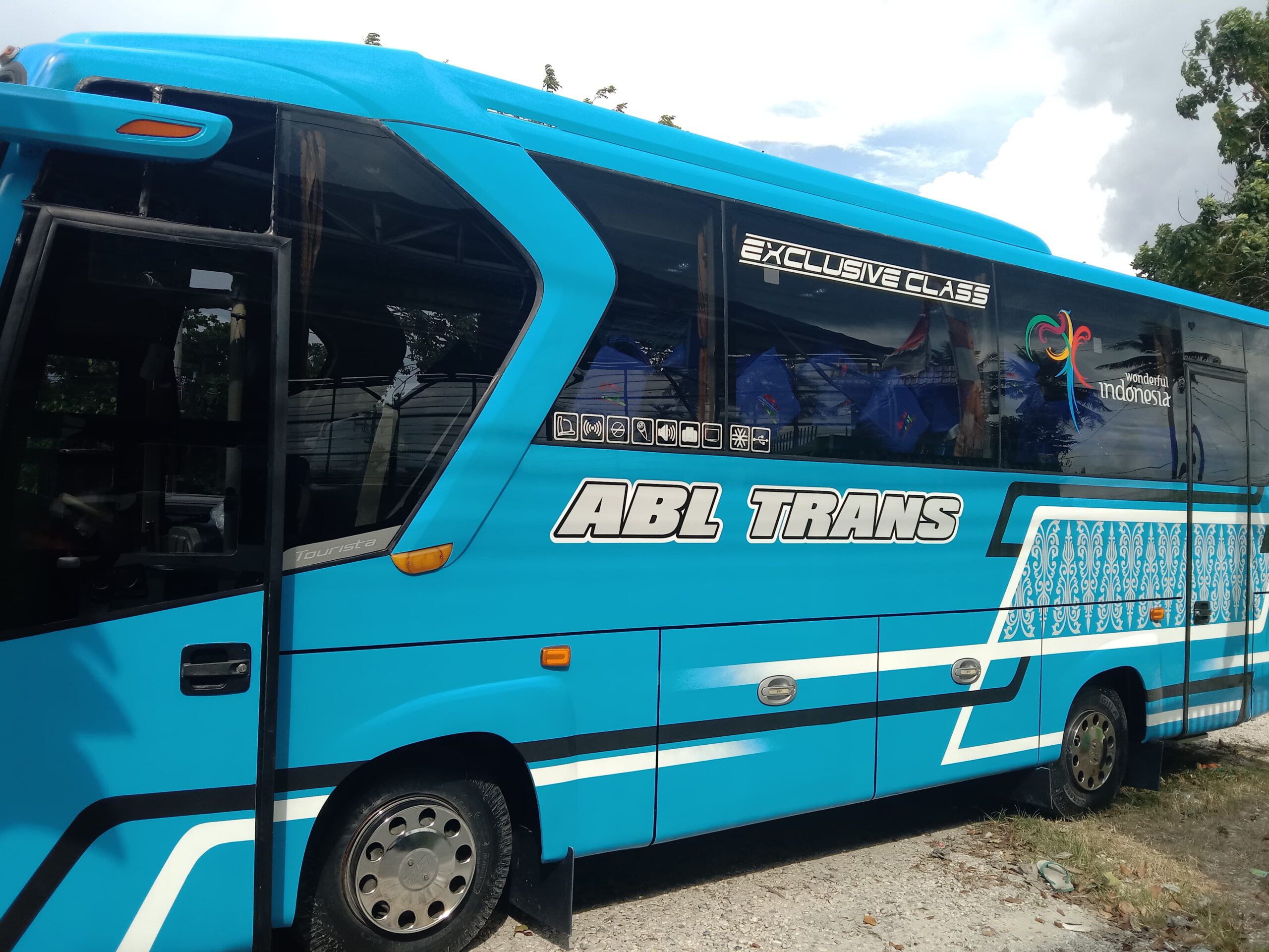 Bus Pariwisata Pekanbaru