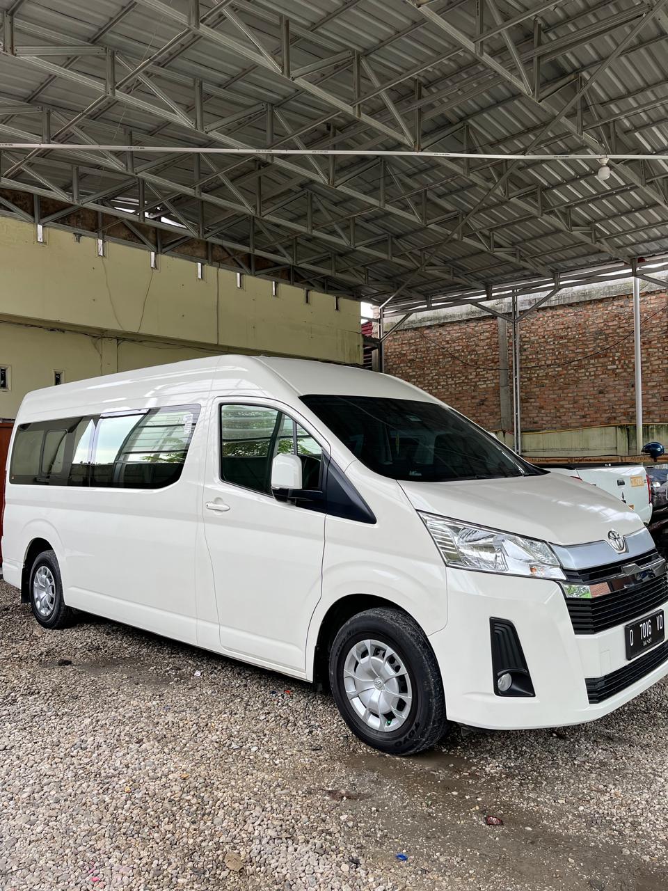 Sewa Hiace Premio Pekanbaru